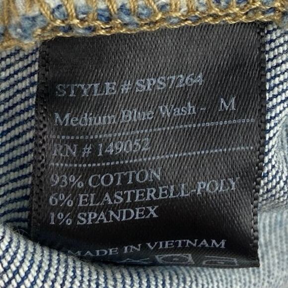 Fashion Nova Blue Denim Mid Rise Distressed Frayed Raw Hem Jean Walk Shorts Sz M - Picture 4 of 4